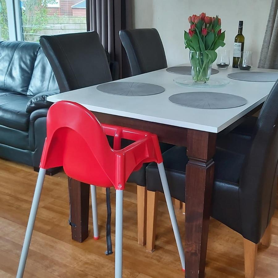 Ruim Familie Chalet Tot 4 Personen Op De Veluwe Bungalowpark De Kern プッテン エクステリア 写真