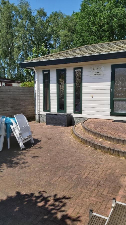 Ruim Familie Chalet Tot 4 Personen Op De Veluwe Bungalowpark De Kern プッテン エクステリア 写真