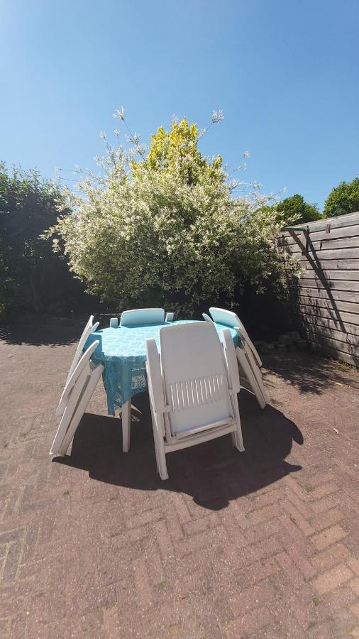 Ruim Familie Chalet Tot 4 Personen Op De Veluwe Bungalowpark De Kern プッテン エクステリア 写真