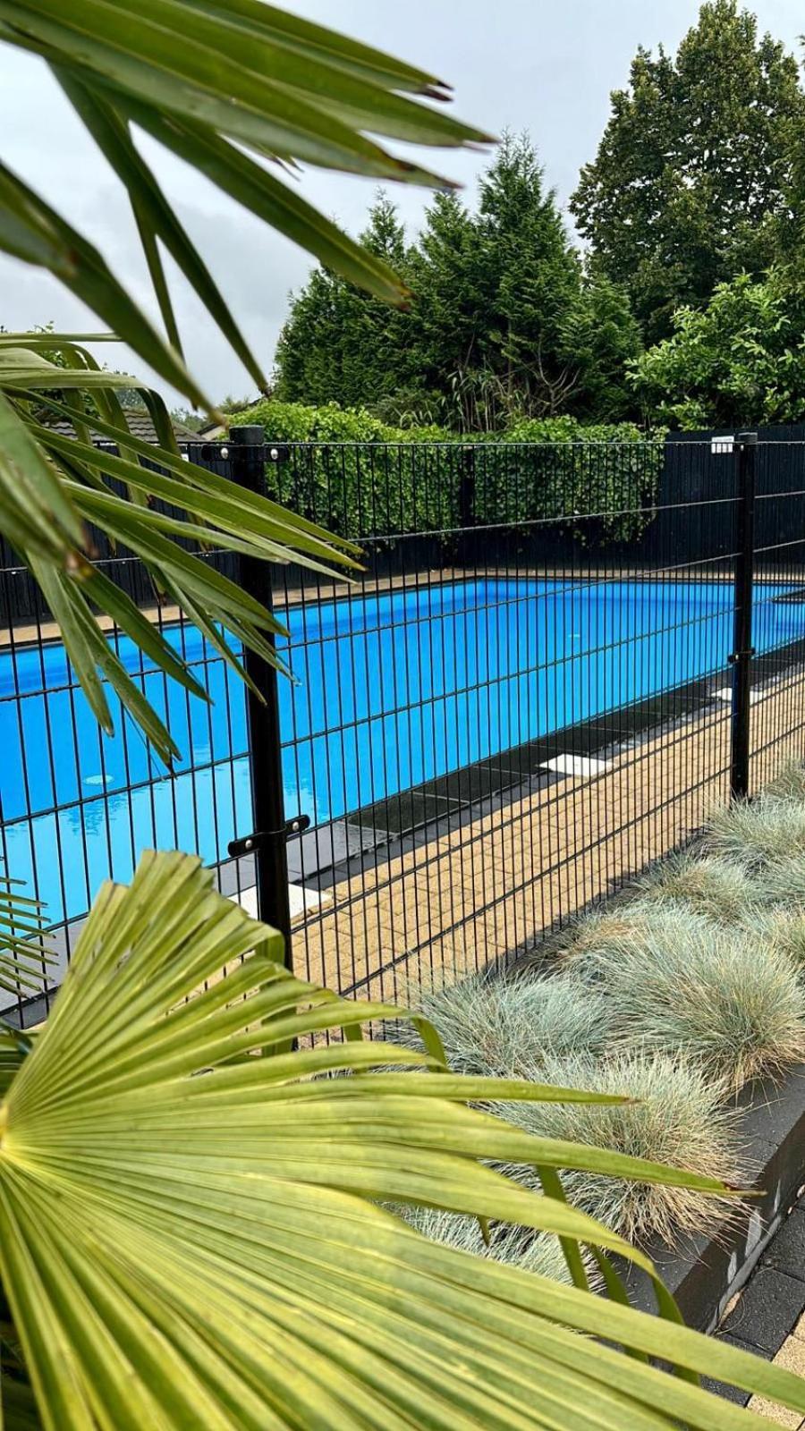 Ruim Familie Chalet Tot 4 Personen Op De Veluwe Bungalowpark De Kern プッテン エクステリア 写真